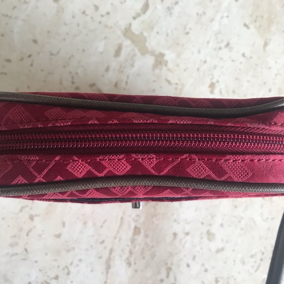 Tommy Hilfiger red cross body purse.  Good pre-loved condition. - Picture 11 of 13